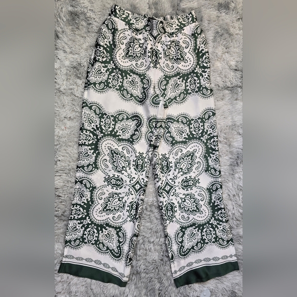 Ann Taylor Paisley Satin Wide Leg Pants in Green and White Medium - Picture 2 of 6